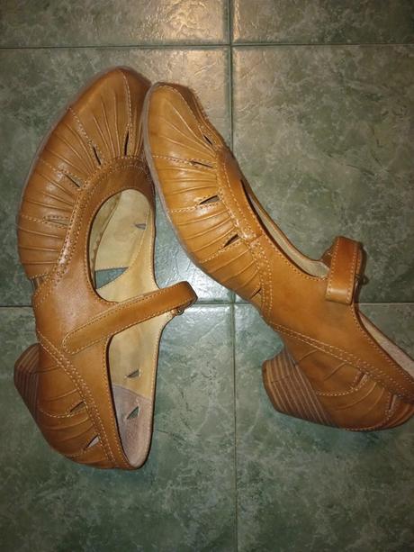 Znackove kozene topanky- caprice, 38