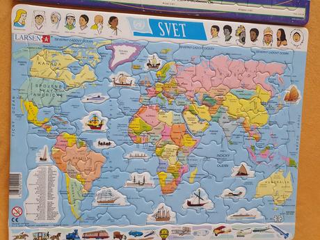 Predám 2 ks puzzle /svet a slnečná sústava/, 