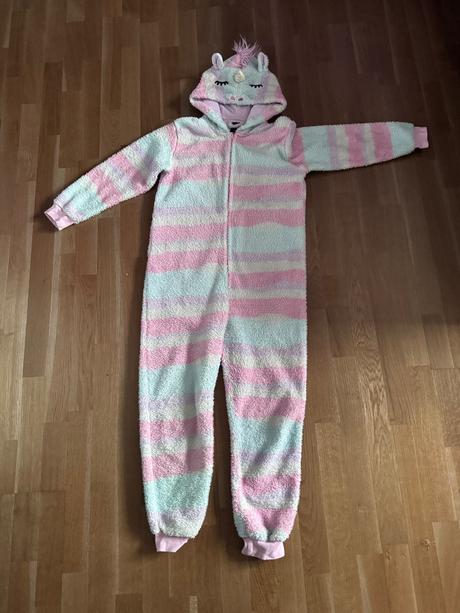 Hrubý overal jednorožec, 152