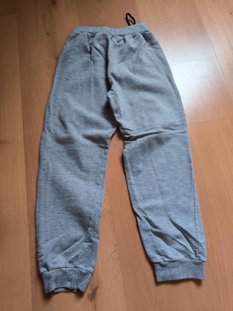 Tepláky modelko, modelko,128