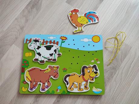 Navliekanie zvieratiek, 