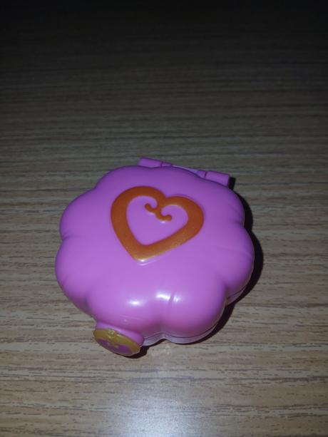 Polly pocket - domcek pre zajaca, 