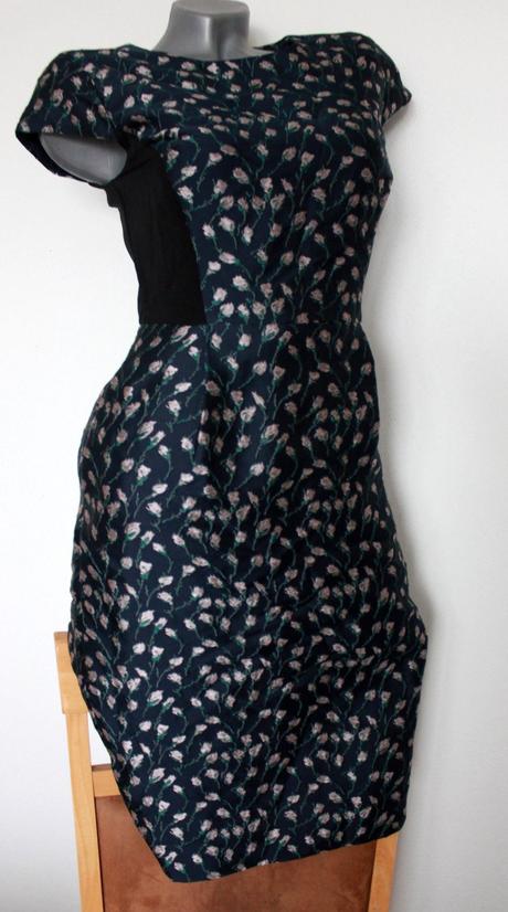 Kvetovane saty pc 200 eur, xs