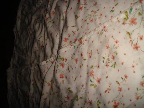 Blúzka s  drobnými kvetmi., gate,38