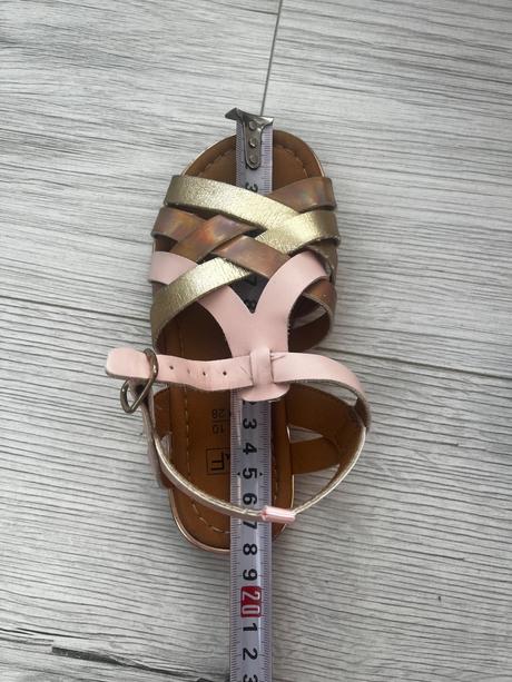 Ružovo-zlaté sandálky pre malú princeznú, f&f,28