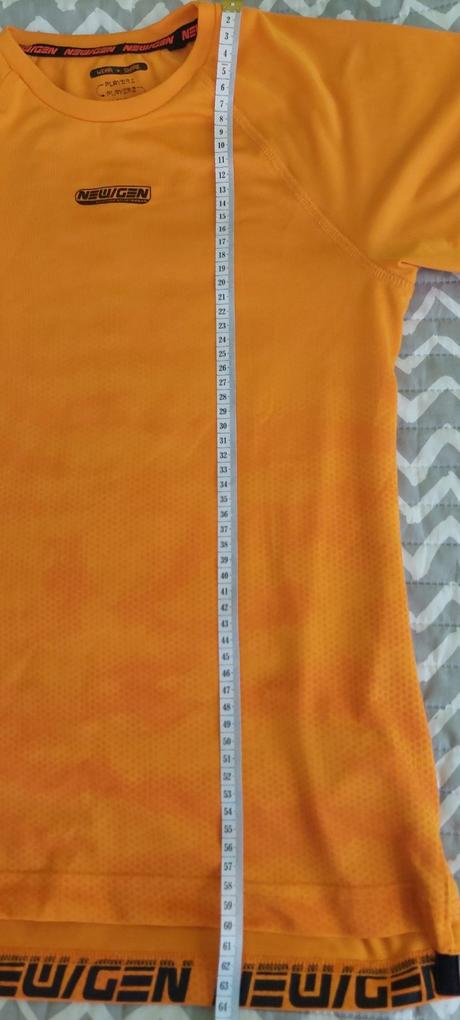 Športové tričko veľmi dobrý stav, 146