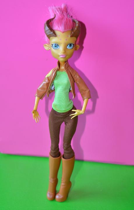Monster high bábika gilda,