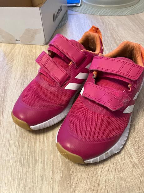 Tenisky do telocvične, 35