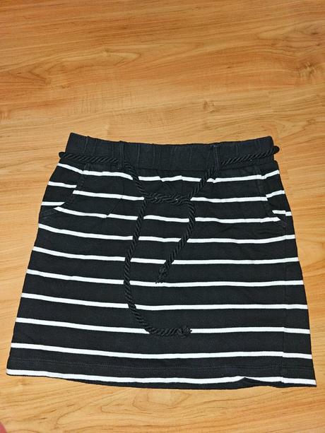 Sukňa a 3x tričko, 140–152