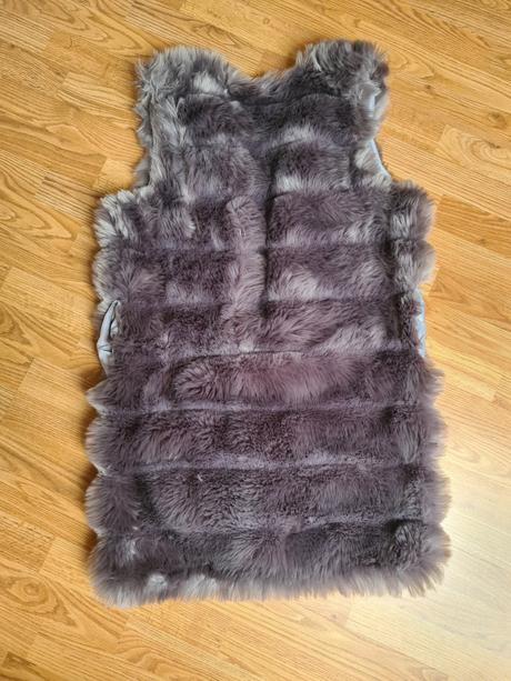 Kožušinová dlhá vesta, 