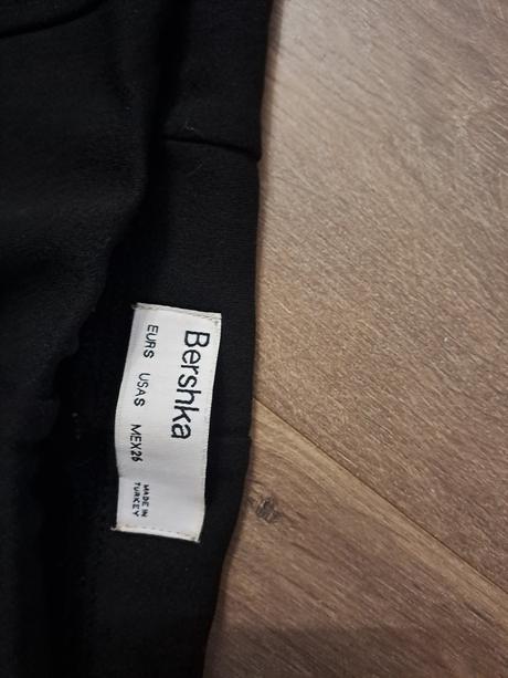 Legíny na spodku sirsie, bershka,s