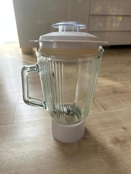 Mixér ku kuchynskému robotovi eta gratus, eta