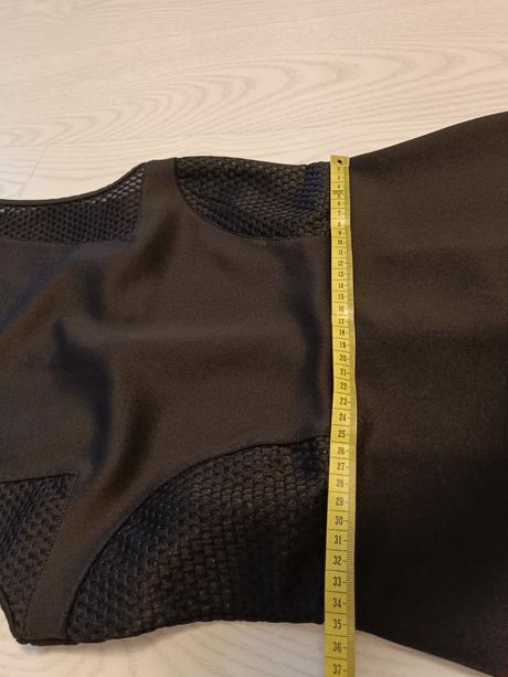 Čierne elegantné sexi šaty, 38