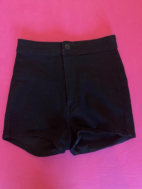 Bershka cierne sortky, bershka,36