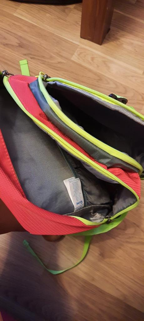 Cerveny ruksak do skoly,ci do hor, 