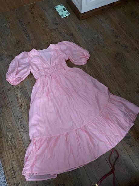 Spoločenské šaty, l