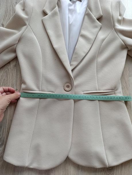 Dámske krémové sako, l