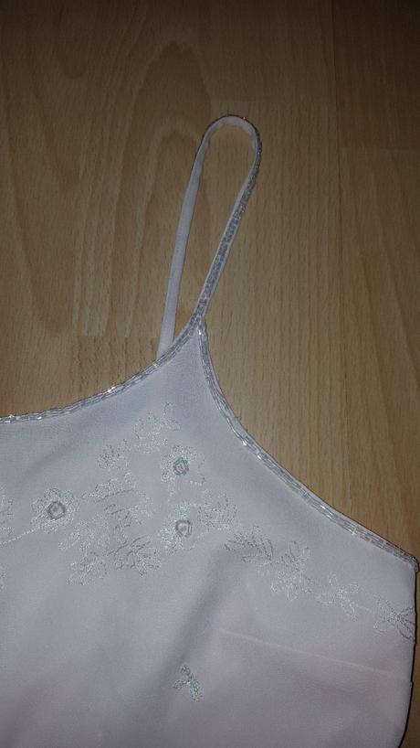 Krásne šaty s korálikmi a štólou, 38