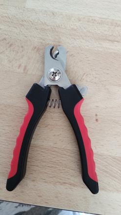 Nožnice na pazúriky,