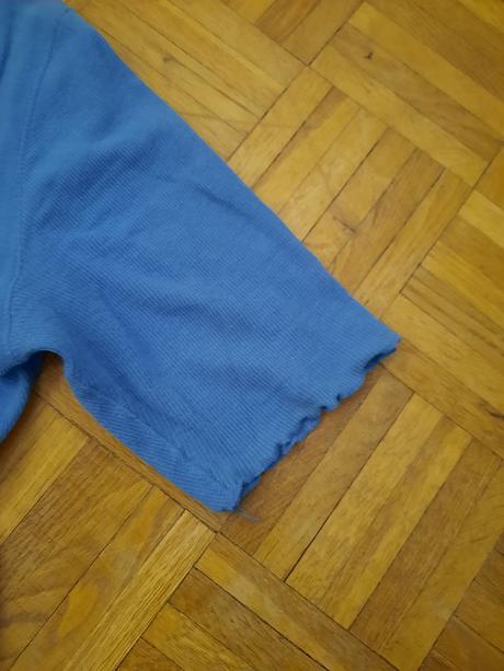 Dámske vrúbkované tričko so zapínaním, 36