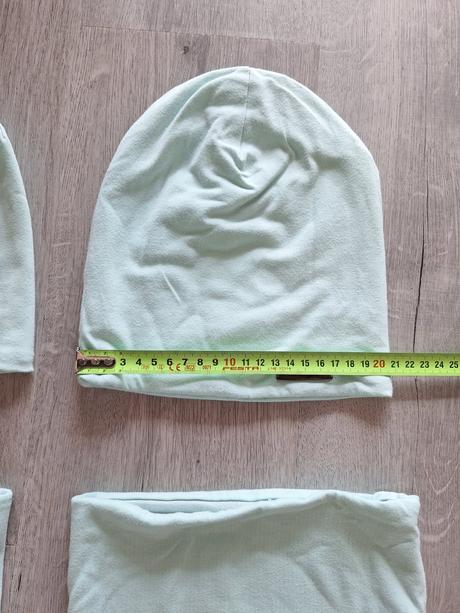 Set čiapka a nakrčnik, 74