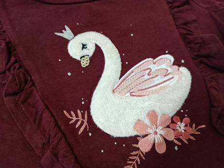 Rozkosne tricko s labutou a kabelkou, c&a,128