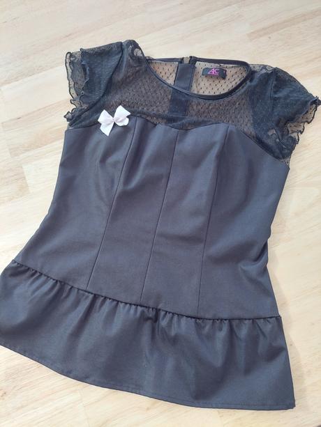 Zaujímavá blúzka, s