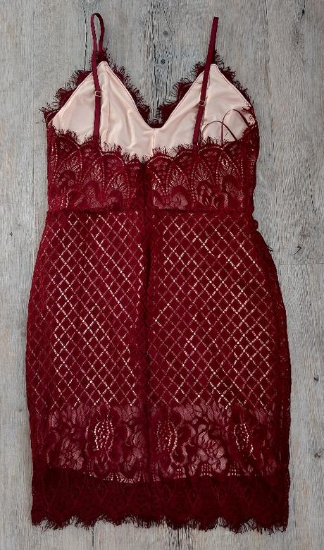 Bordové čipkované šaty, s