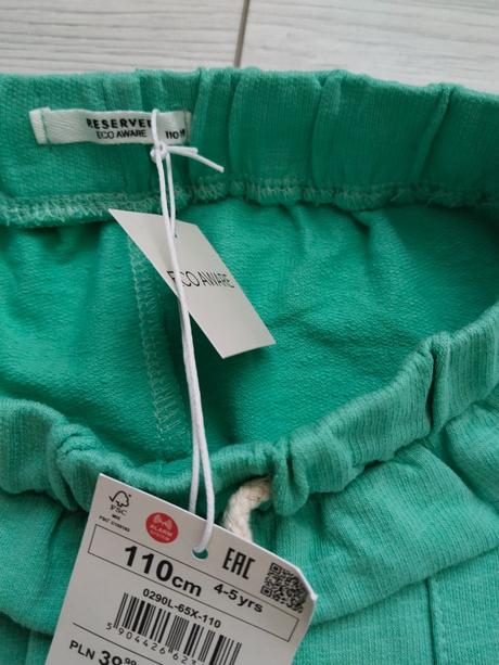 Šortky reserved, reserved,110