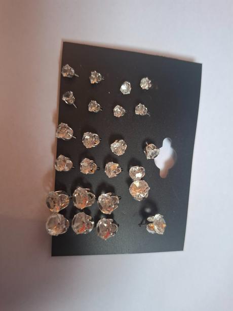 Set dámskych strieborných náušníc, 