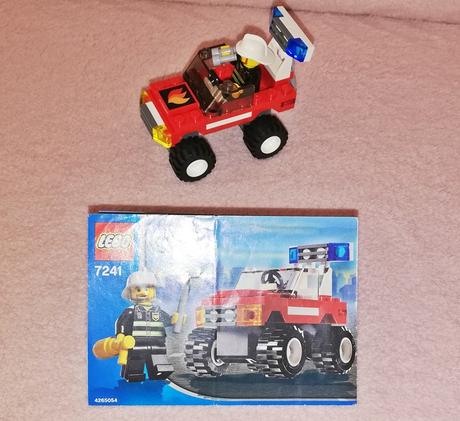 Lego city policajne auticka,