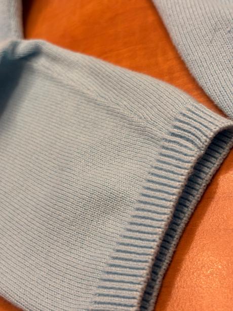 Sveter svetlo tyrkysovomodrý, l