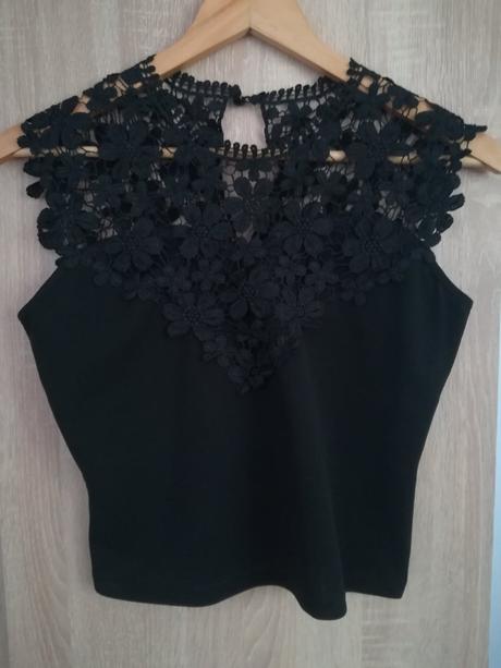Elegantný top s čipkou, s