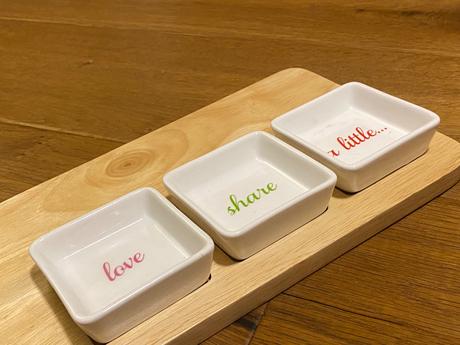 Servírovacia sada misiek na drevenom podnose, 