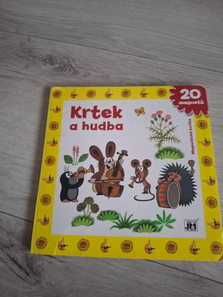 Kniha s magnetkami krtko a hudba + peciatky, 