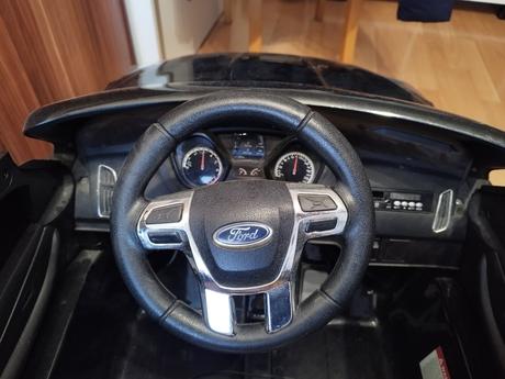 Elektrické autíčko ford, 
