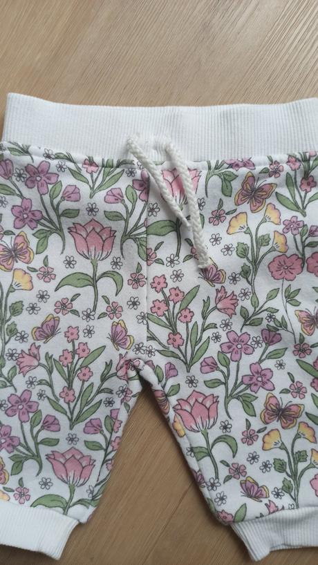 Tepláky s kvietkami, primark,62