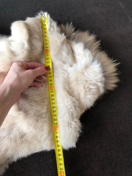 Kožušinova vesta, m