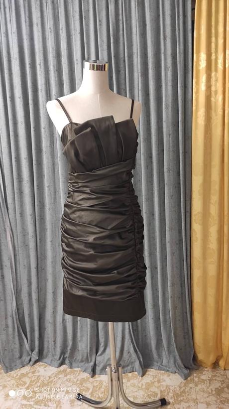 Spoločenské šaty, 40