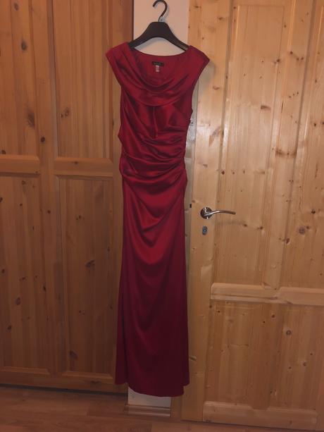 Spoločenské šaty, 36