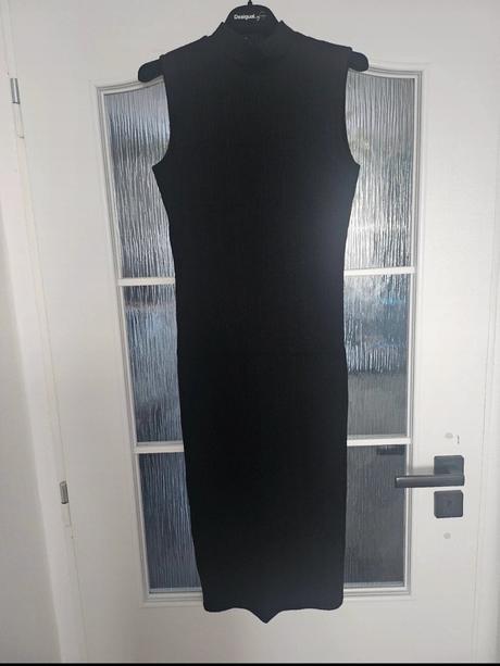 Obtiahnuté saty, amisu,m