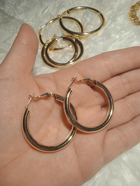 Náušnice, náramky, brošňa,