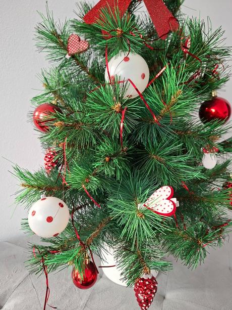 Krasny vianocny stromcek komplet s vyzdobou,