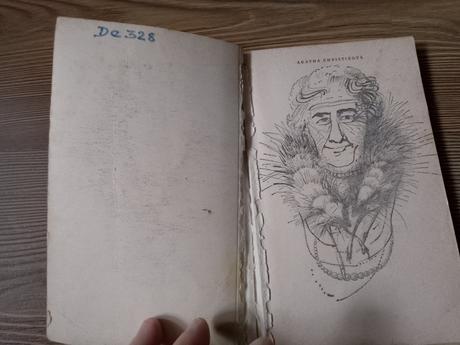 Agatha christie - cyankáli v šampaňském, 