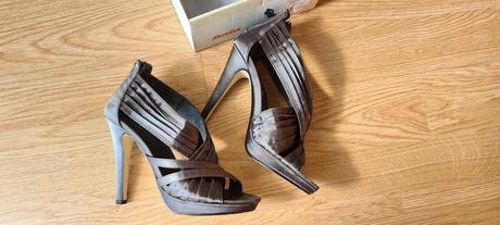 Spoločenské sandále, baťa,37