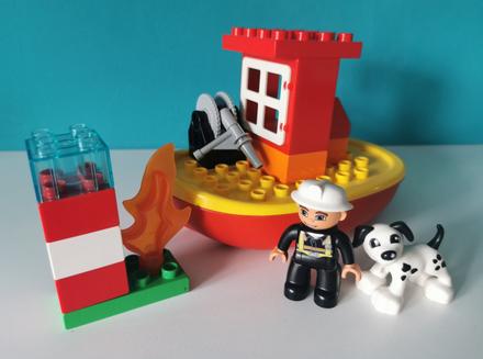 Lego duplo hasičský čln,