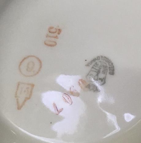 Starozitny veľký cajnik znaceny, 