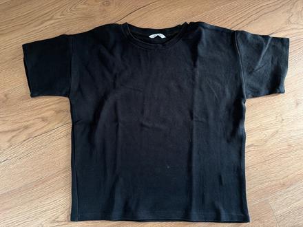 Cierne tricka 4ks spolu, reserved,140