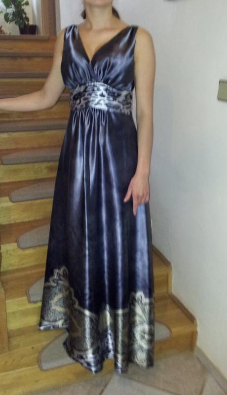 Dlhe spoločenské šaty, 36
