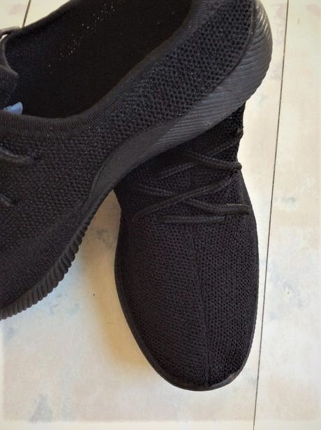 Ľahúčke tenisky, 37